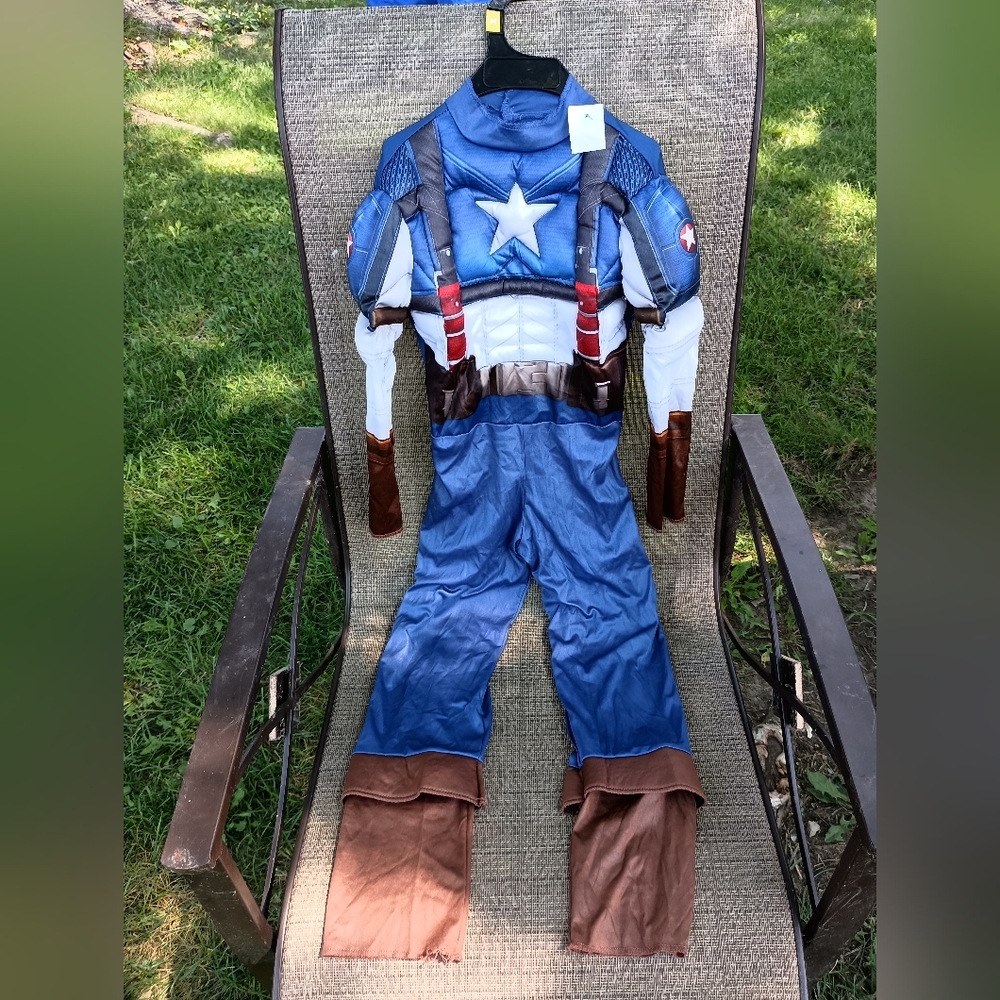 Child Size 8-10 Captain America Halloween Costume.